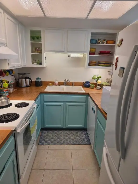 1901 Indian River Boulevard #B207, Vero Beach, FL 32960 - #2