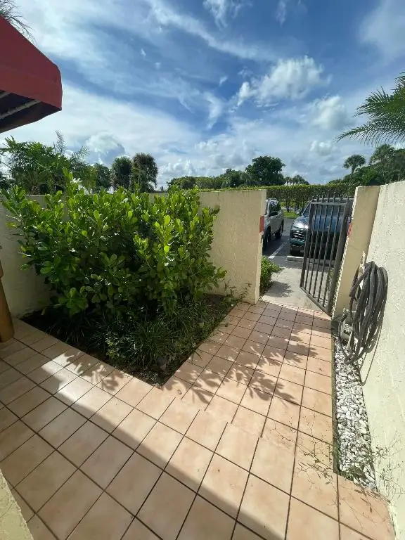 307 Liberty Court, Deerfield Beach, FL 33442 - #3