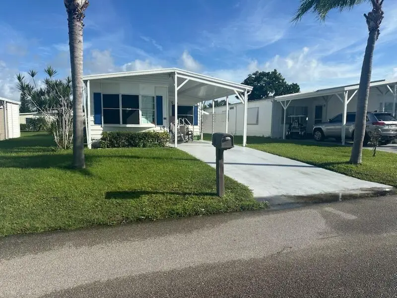 19 Flores Way, Port Saint Lucie, FL 34952 - #2