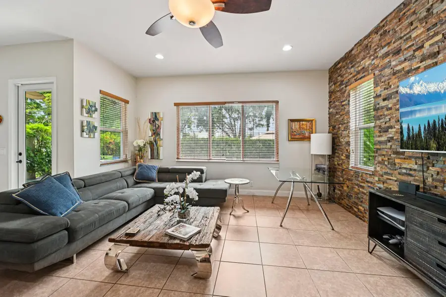 553 Gazetta Way, West Palm Beach, FL 33413 - #2