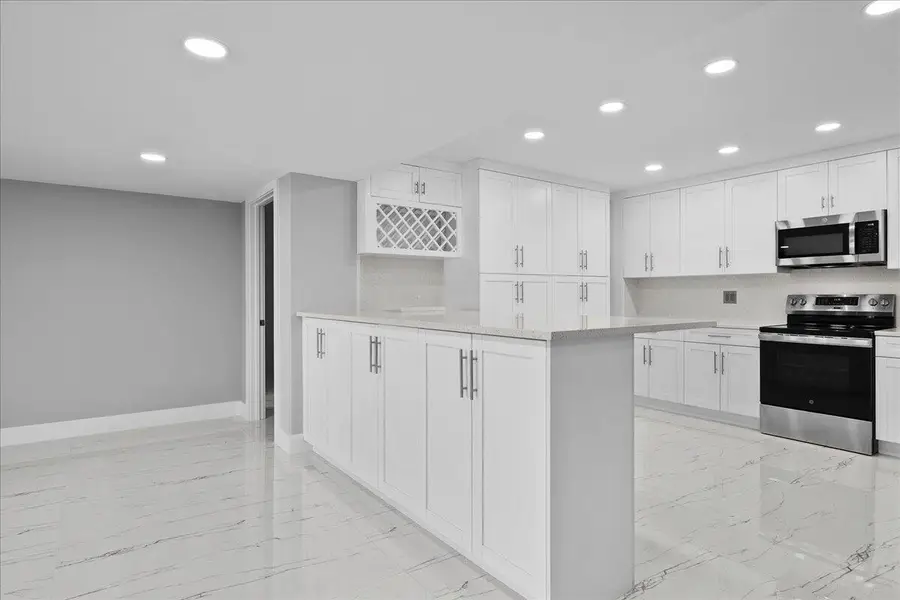 3040 Lake Shore Drive #101, West Palm Beach, FL 33404 - #3