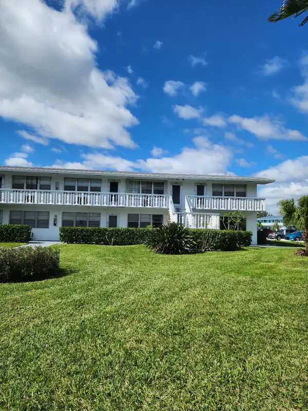 165 Camden G, West Palm Beach, FL 33417