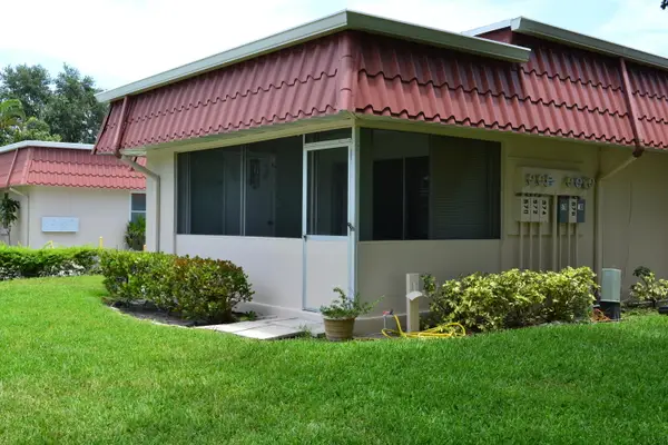 570 Laconia Circle, Lake Worth, FL 33467