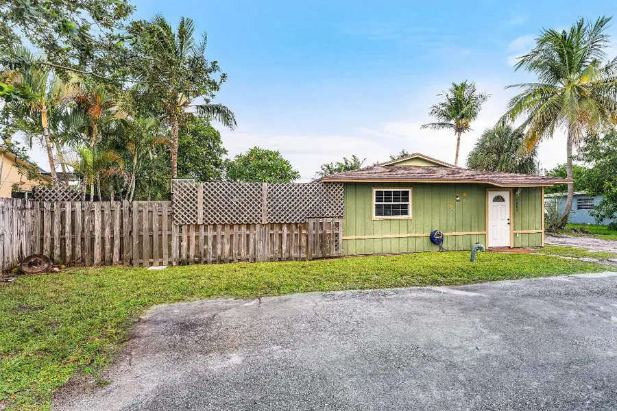 2907 Apalachee Road, West Palm Beach, FL 33406 - #3