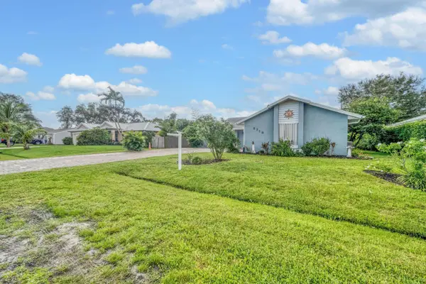 2718 SE Buccaneer Circle, Port St Lucie, FL 34952