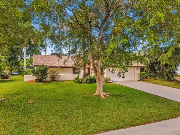 3537 Lakeview Drive, Delray Beach, FL 33445