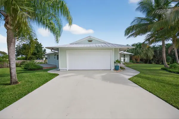 5273 SE Tall Pines Way, Stuart, FL 34997