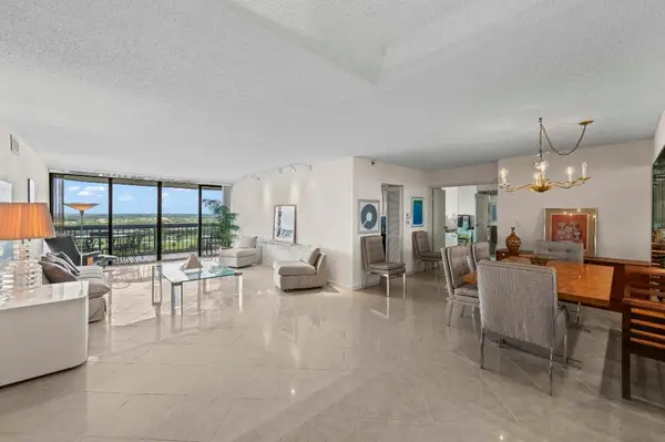 1900 Consulate Place #1905, West Palm Beach, FL 33401