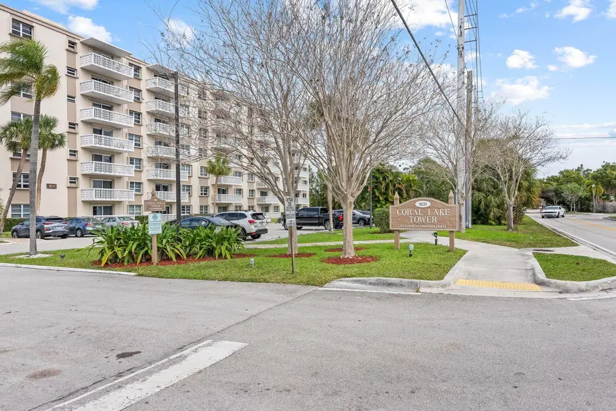 1831 NE 38th Street #410, Oakland Park, FL 33308 - #3