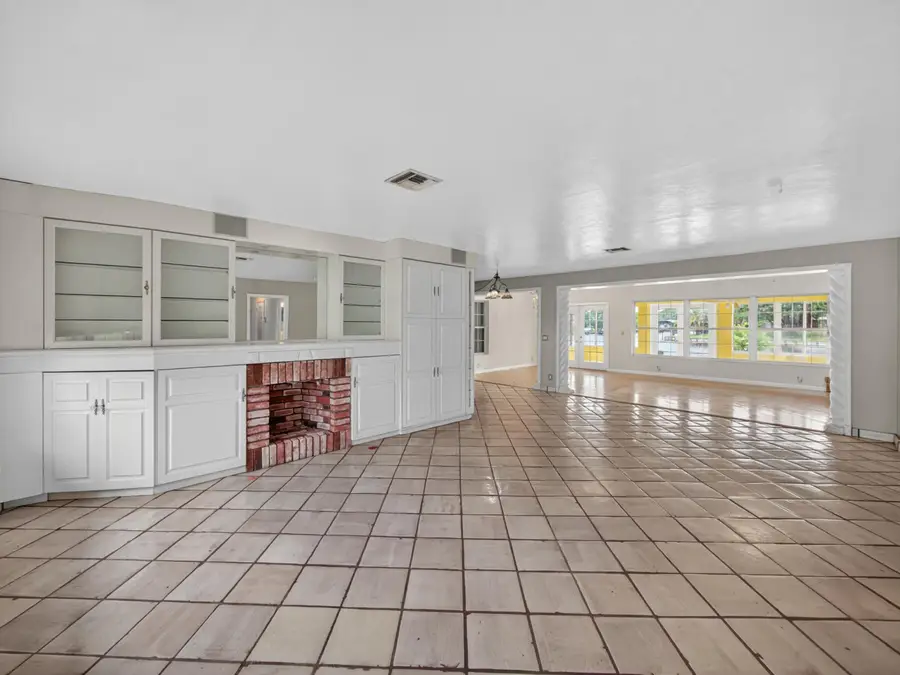 1401 Alpha Court N, West Palm Beach, FL 33406 - #2