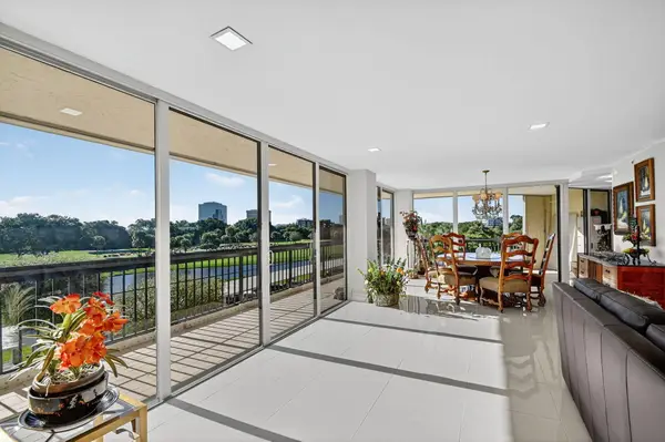 1900 Consulate Place #203, West Palm Beach, FL 33401