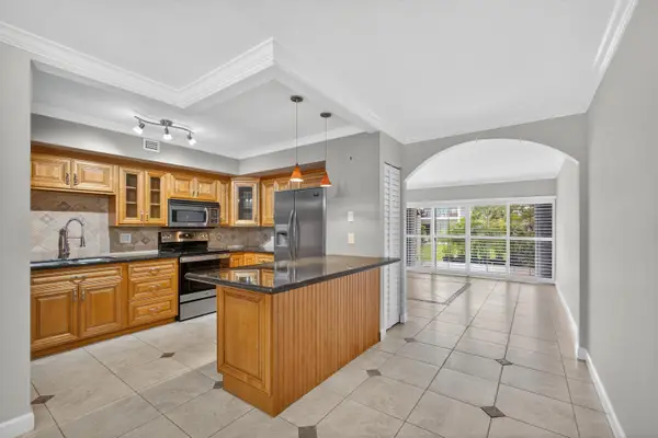 382 Golfview Road #C, North Palm Beach, FL 33408