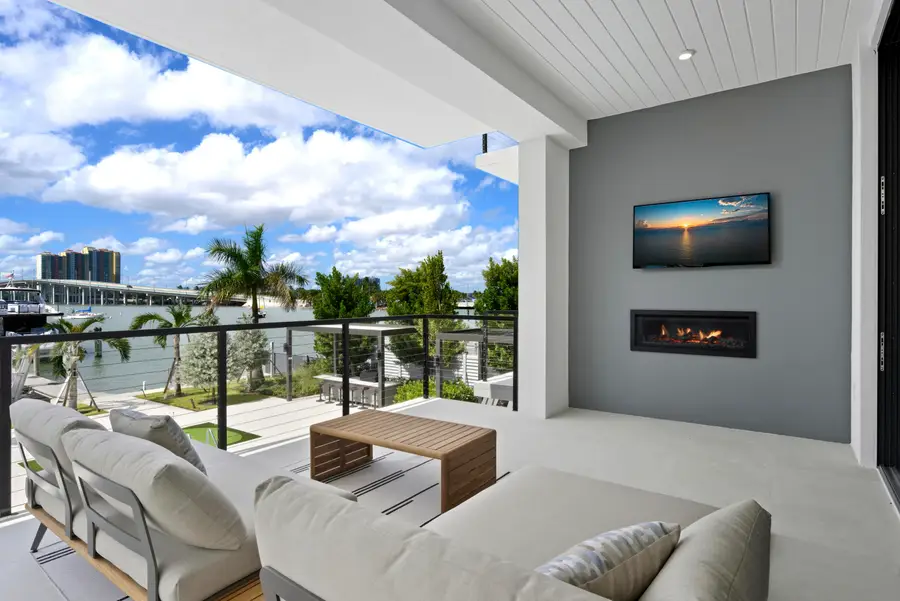 2323 Lake Drive #201, Palm Beach Shores, FL 33404 - #2