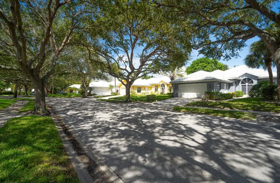 960 Bear Island Circle, West Palm Beach, FL 33409 - #3