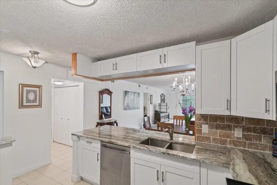 9244 Flynn Circle #2, Boca Raton, FL 33496 - #3