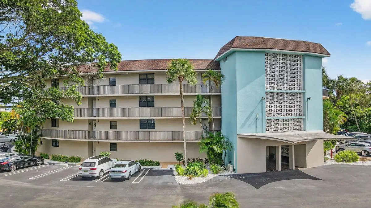 2424 N Federal Highway #207, Boynton Beach, FL 33435 - #1