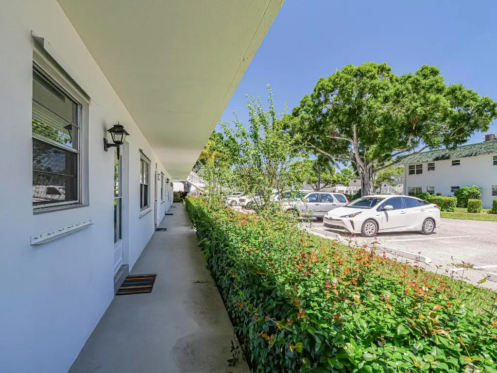 2800 Indian River Boulevard #4r, Vero Beach, FL 32960 - #1