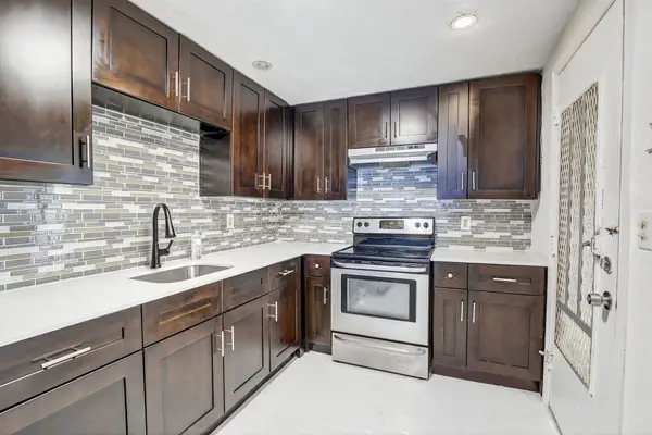 4770 NW 10th Court #104, Plantation, FL 33313