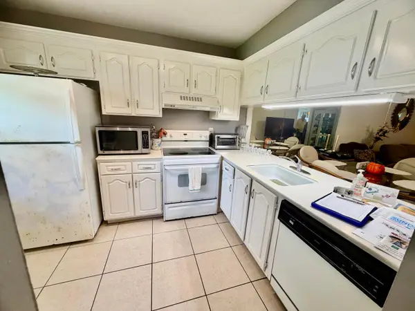 1211 Bahama Bend #F1, Pompano Beach, FL 33066