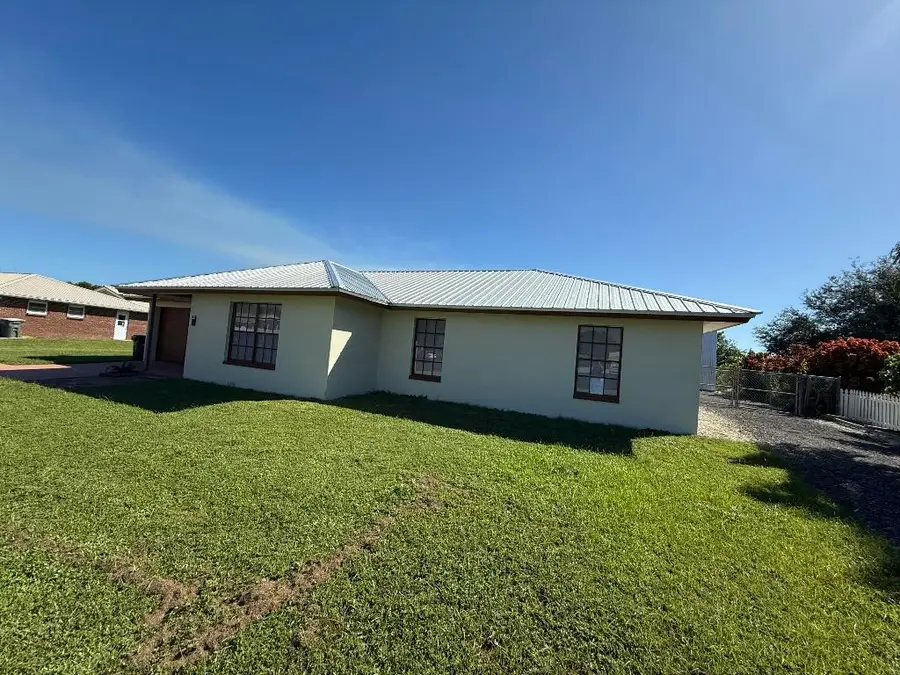 805 N Lopez Street, Clewiston, FL 33440 - #2