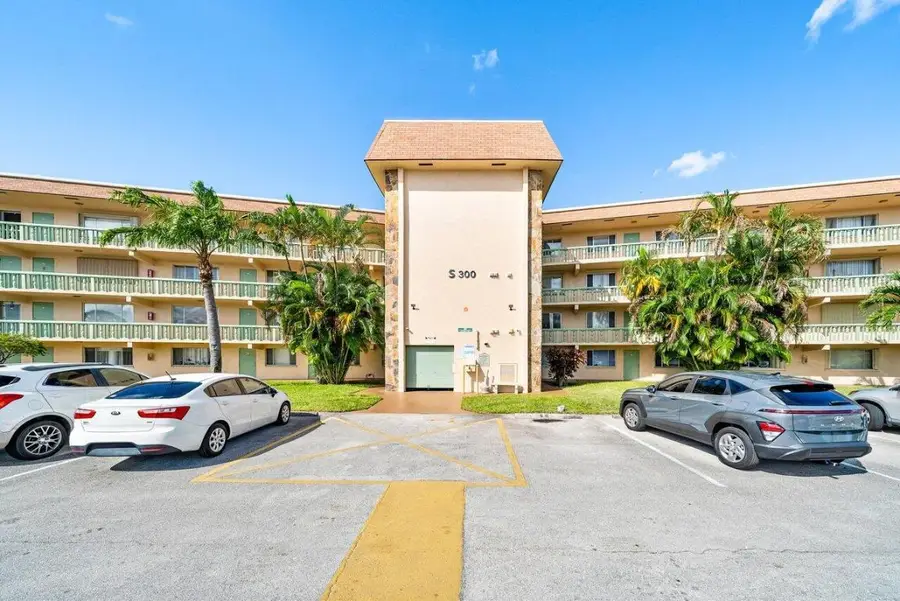 300 Village Green Circle S #206, Lake Worth Beach, FL 33461 - #2