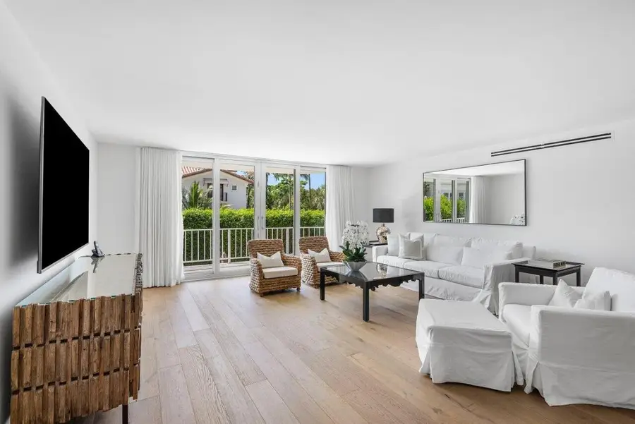 100 Worth Avenue #220, Palm Beach, FL 33480 - #2