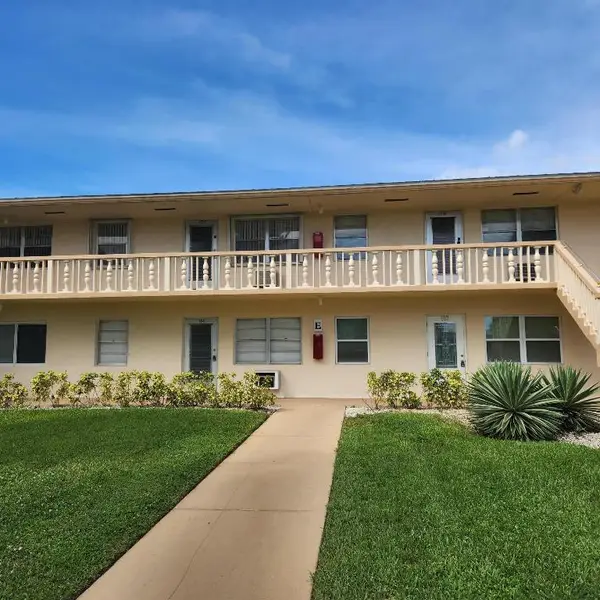 106 Coventry E #106, West Palm Beach, FL 33417