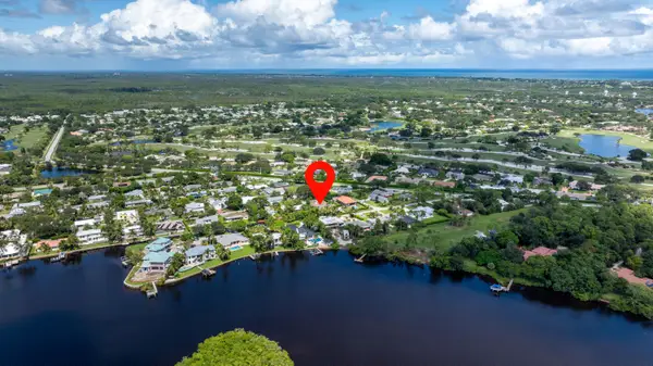 9524 SE Cove Point Street, Jupiter, FL 33469
