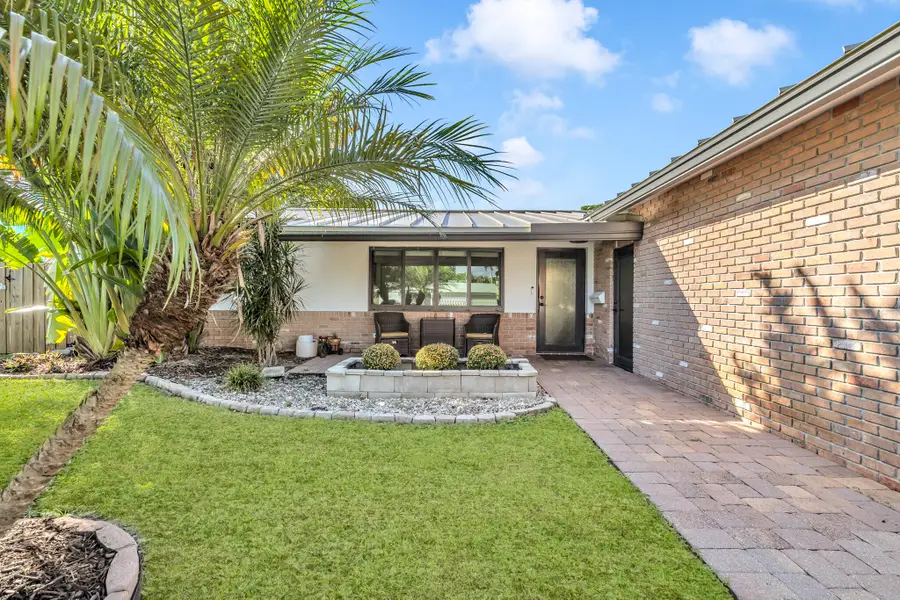 2000 NW 38th Street, Oakland Park, FL 33305 - #2