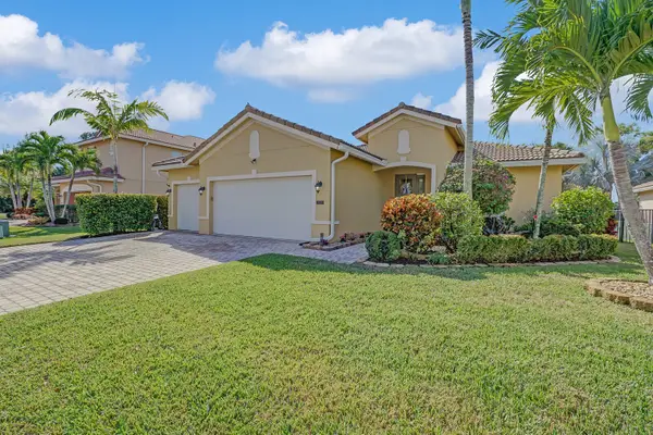 9328 Silent Oak Circle, West Palm Beach, FL 33411