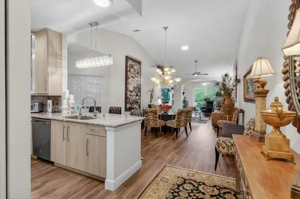 10644 Royal Caribbean Circle, Boynton Beach, FL 33437