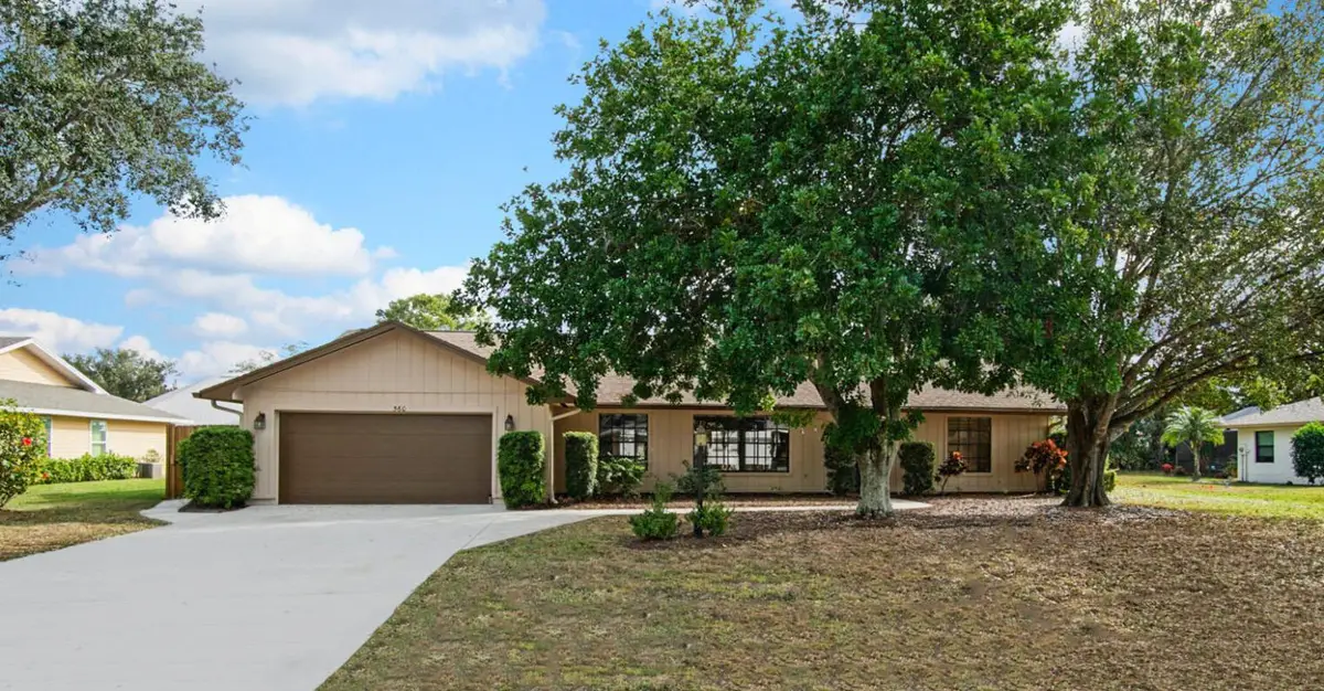 560 W Forest Trail, Vero Beach, FL 32962 - #1