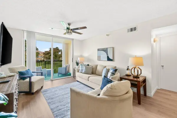 127 Yacht Club Way #206, Hypoluxo, FL 33462