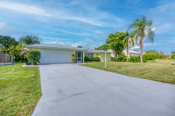 2074 SE Doverbrook Street, Port St Lucie, FL 34983