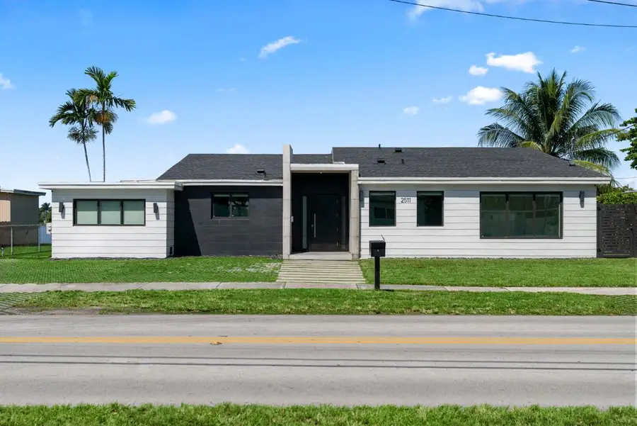 2511 NE 209th Terrace, Miami, FL 33180 - #2