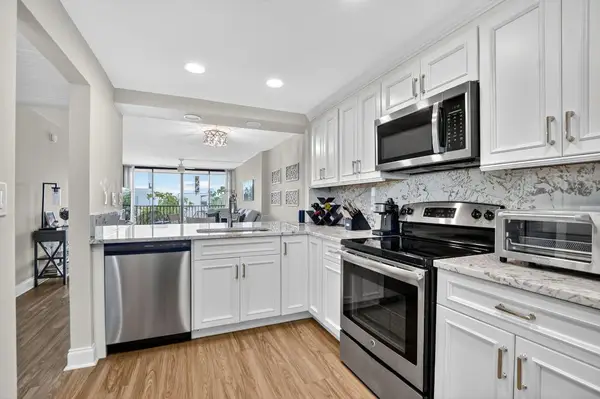 4 Royal Palm Way #3020, Boca Raton, FL 33432