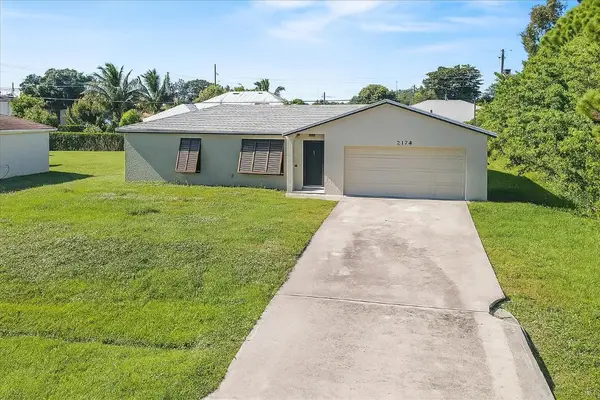 2174 SW Larchmont Lane, Port St Lucie, FL 34984
