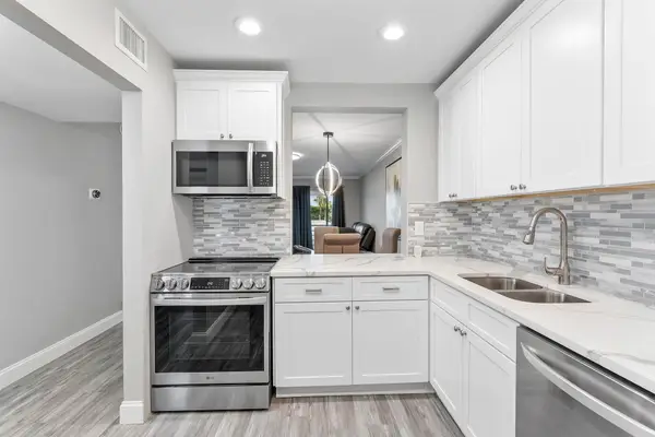 118 Lake Constance Drive, West Palm Beach, FL 33411