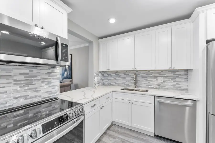 118 Lake Constance Drive, West Palm Beach, FL 33411 - #2