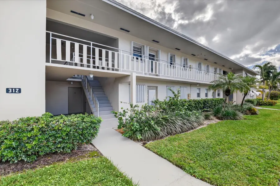 312 NE 17th Avenue #203, Boynton Beach, FL 33435 - #2