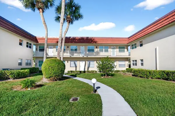 108 Spring Lake Court #203, Vero Beach, FL 32962