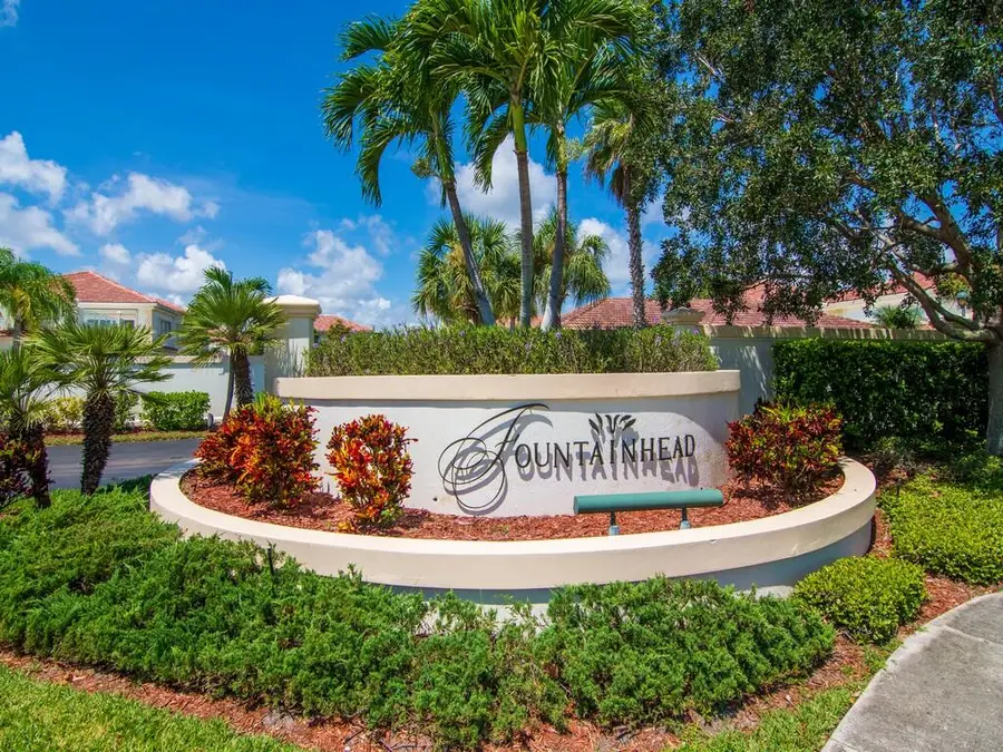520 7th Square #201, Vero Beach, FL 32962 - #2