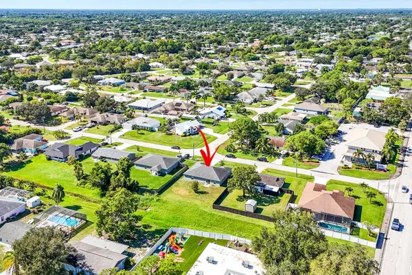 2333 SE Aneci Street, Port St Lucie, FL 34984