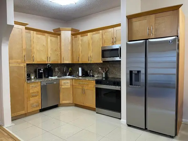 9744 S Belfort Circle #202, Tamarac, FL 33321