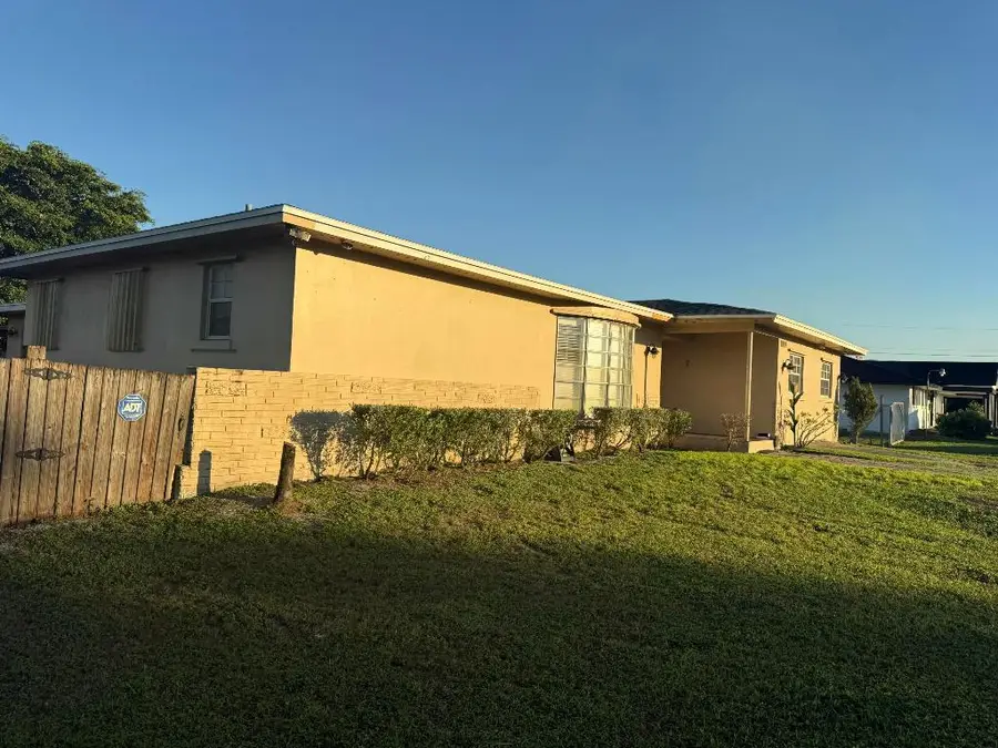 1009 NE 18th Street, Belle Glade, FL 33430 - #3