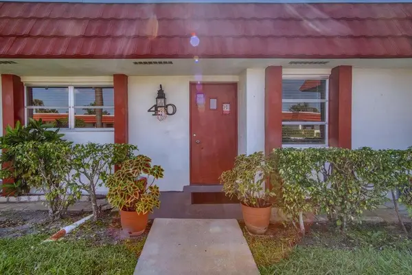 5800 Fernley Drive W #40, West Palm Beach, FL 33415