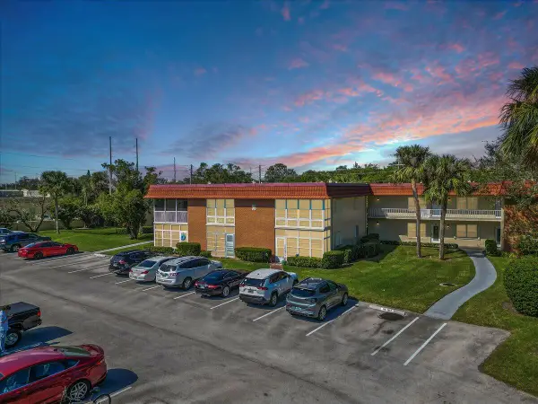 96 Springlake Drive #206, Vero Beach, FL 32962