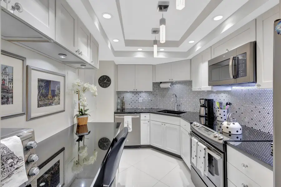 2000 Presidential Way #Ph5, West Palm Beach, FL 33401 - #2