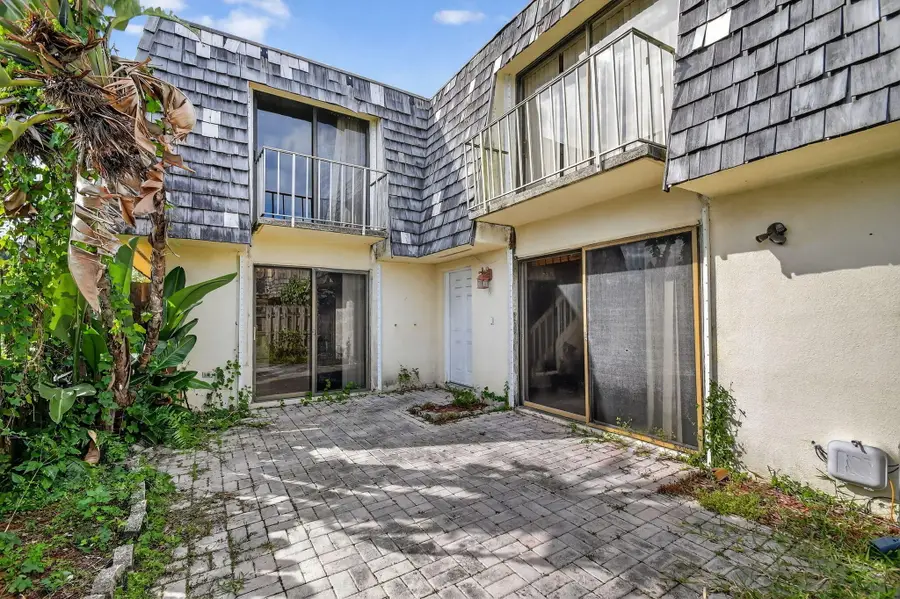 306 Lake Arbor Drive, Palm Springs, FL 33461 - #2