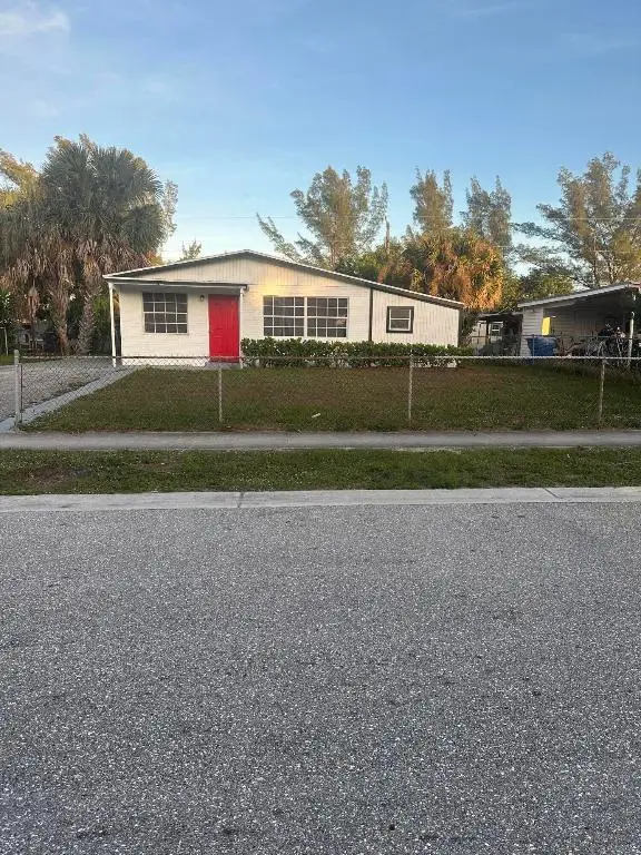 1210 Avenue R, Riviera Beach, FL 33404 - #2